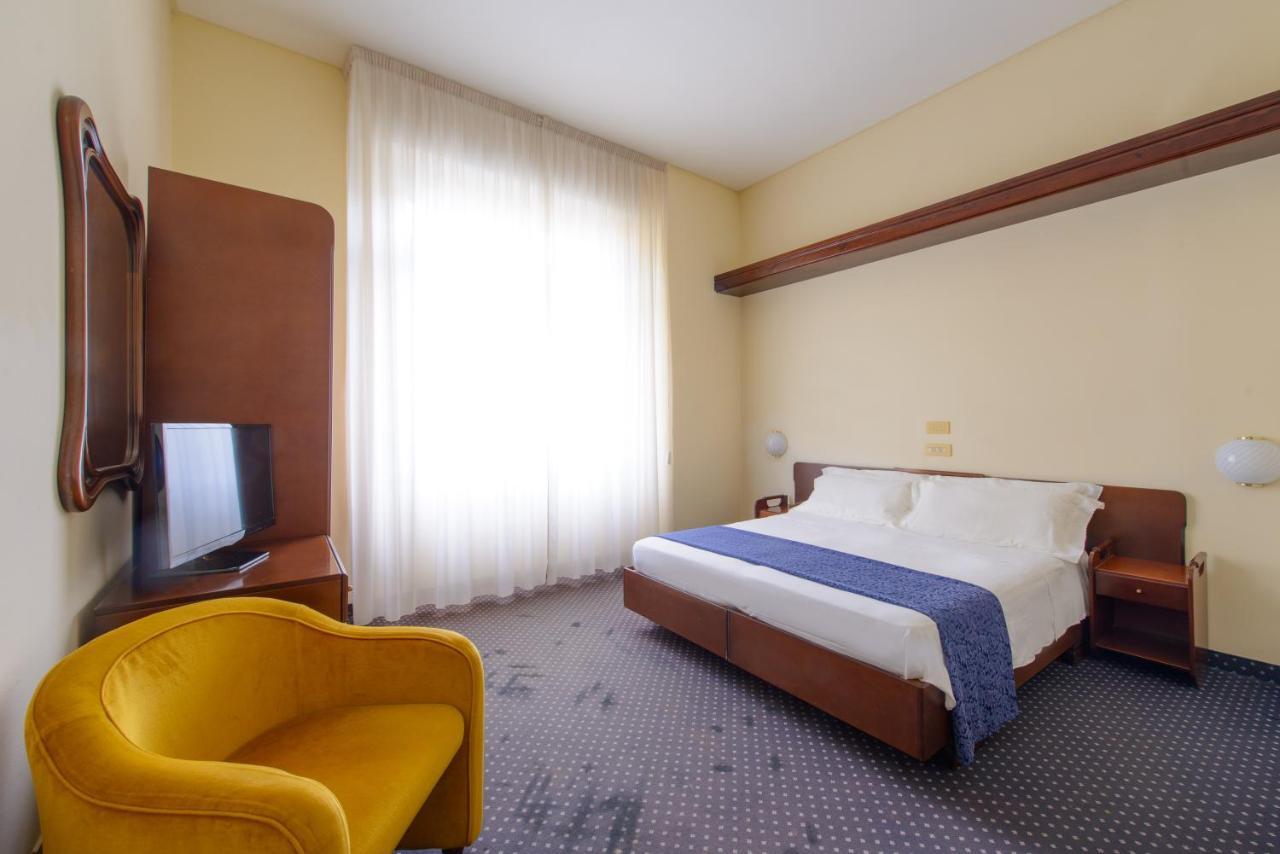 Palace Hotel Domus Mea Riccione Esterno foto