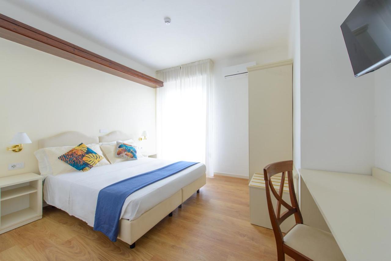 Palace Hotel Domus Mea Riccione Esterno foto
