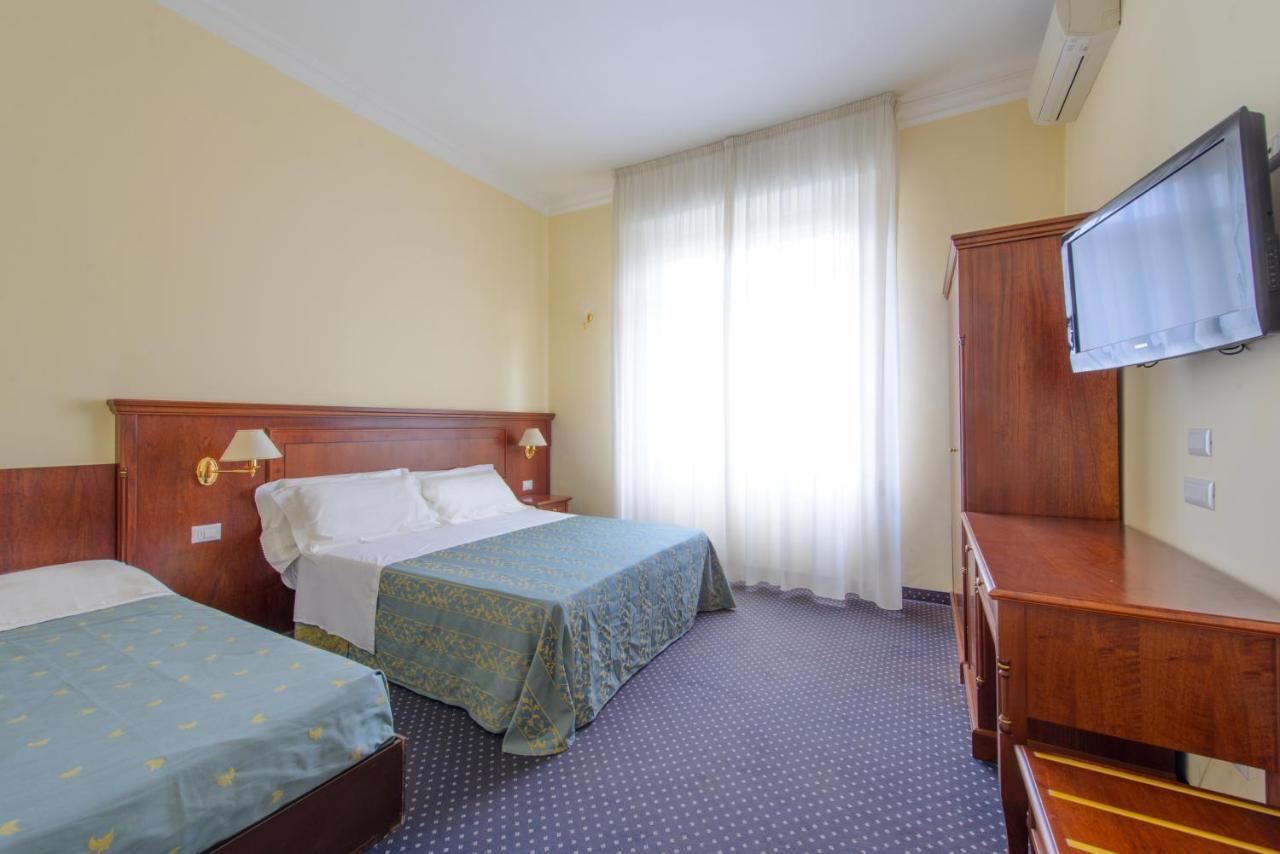 Palace Hotel Domus Mea Riccione Esterno foto