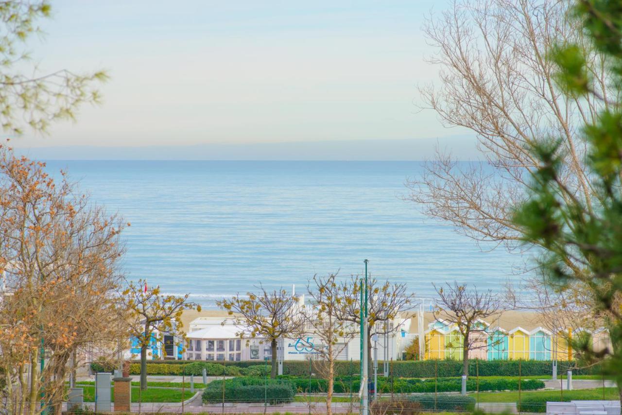 Palace Hotel Domus Mea Riccione Esterno foto