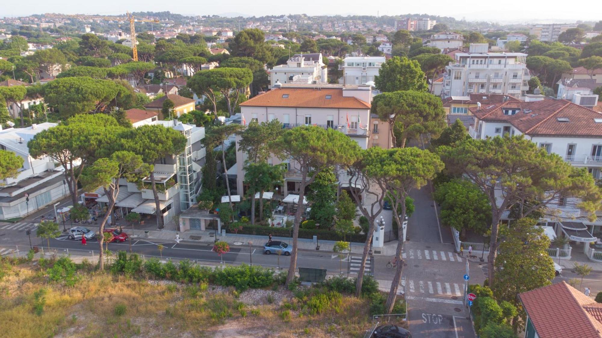 Palace Hotel Domus Mea Riccione Esterno foto